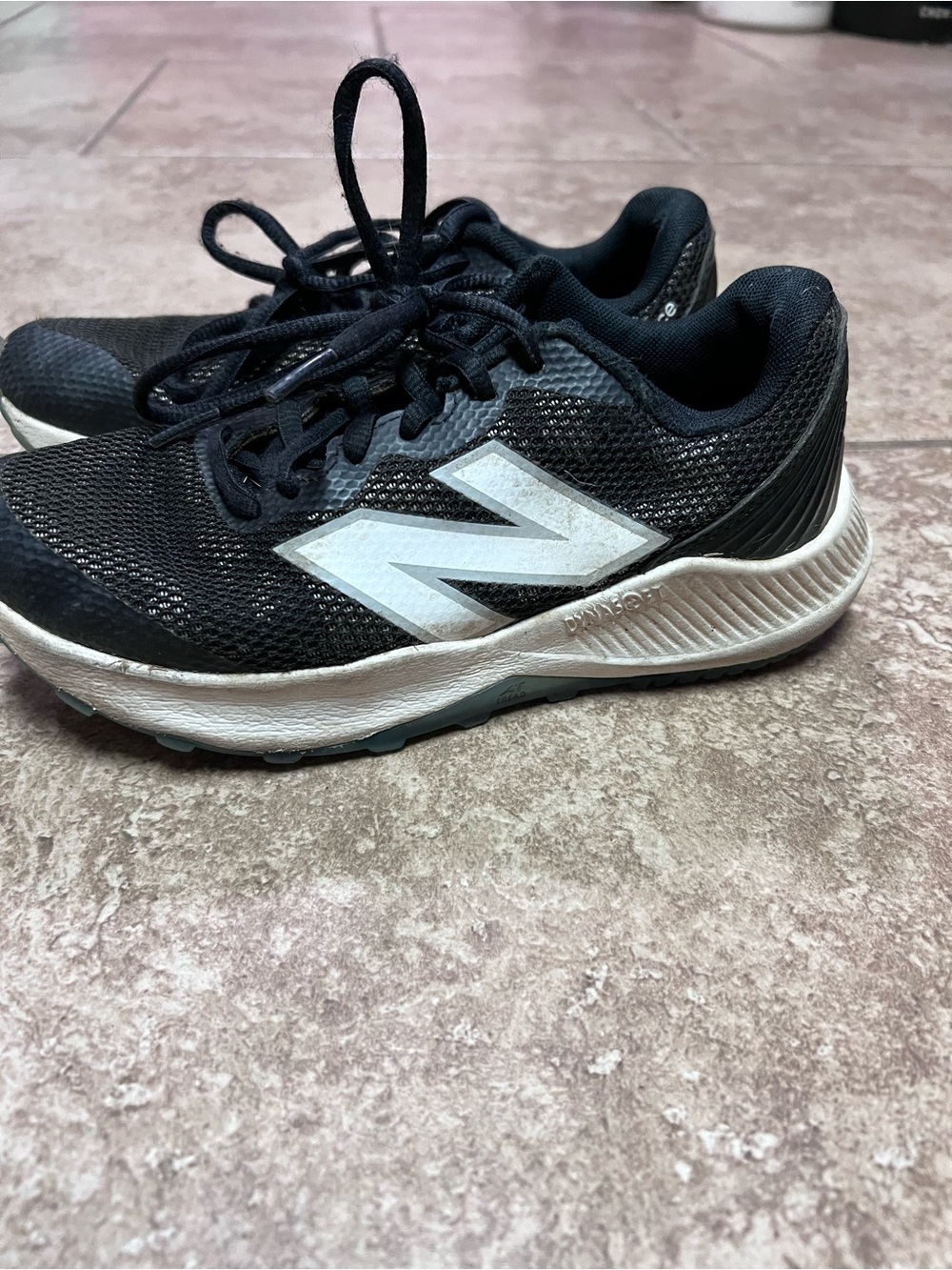 New Balance Black & White Turf baseball Sneakers